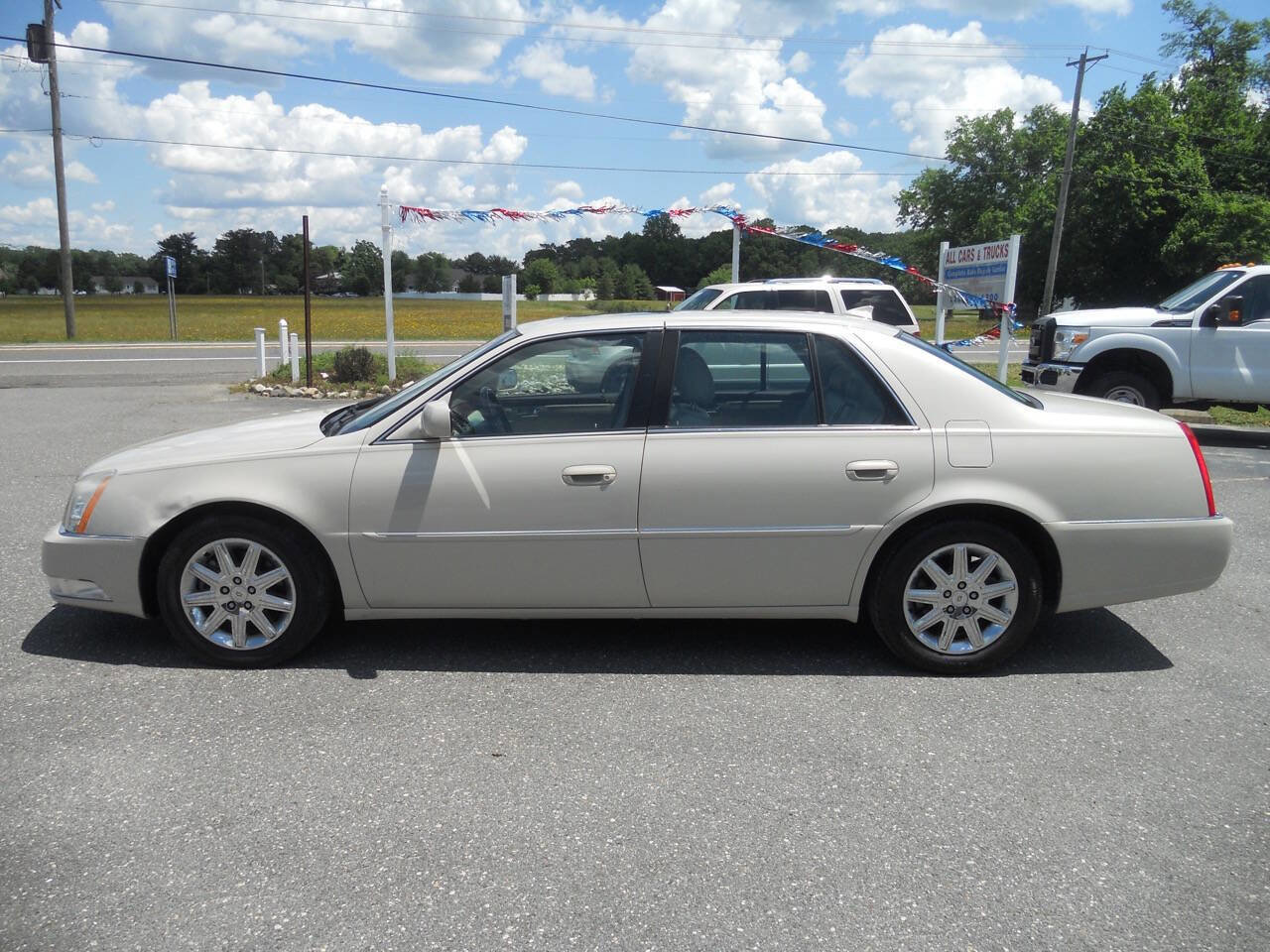 Used 2010 Cadillac DTS Premium FWD image 2