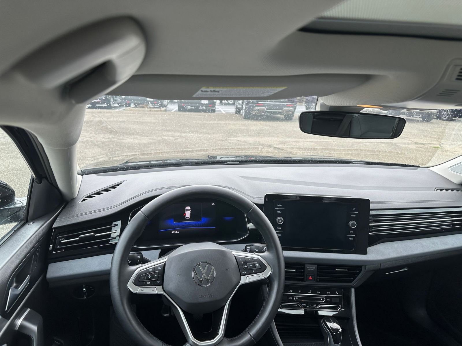 Used 2025 Volkswagen Jetta SE image 36