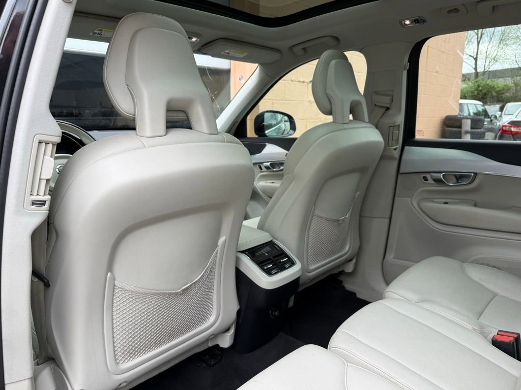 Used 2018 Volvo XC90 T5 Momentum w/ Convenience Package AWD/4WD image 16