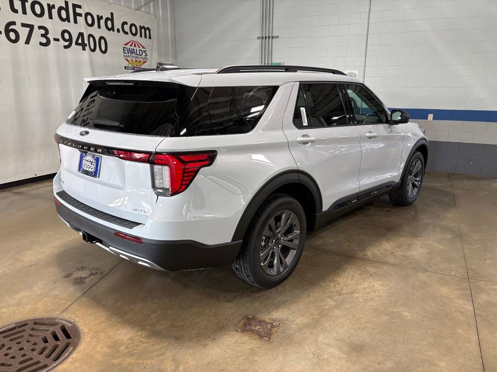 New 2026 Ford Explorer Active w/ Active Comfort Package image 8