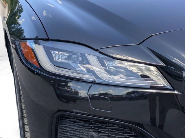 Used 2022 Jaguar XF R-Dynamic SE AWD/4WD image 10
