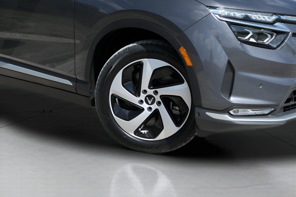New 2025 VinFast VF 8 Eco AWD/4WD image 30
