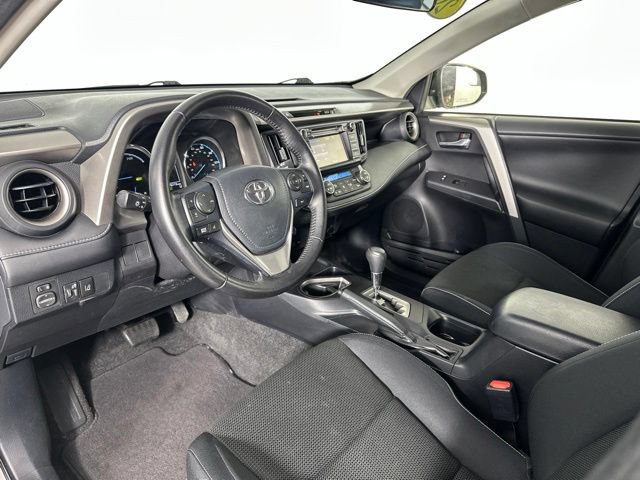 Used 2017 Toyota RAV4 XLE AWD/4WD image 6