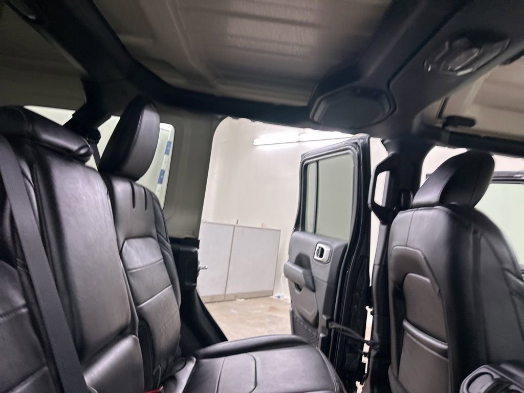 Used 2023 Jeep Wrangler Unlimited Sahara w/ Cold Weather Group AWD/4WD image 25