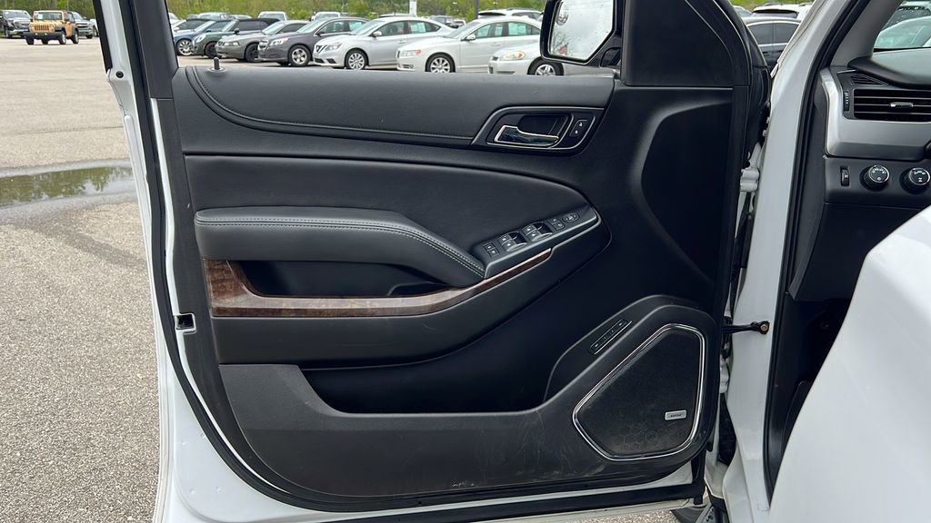 Used 2020 Chevrolet Suburban LT image 9