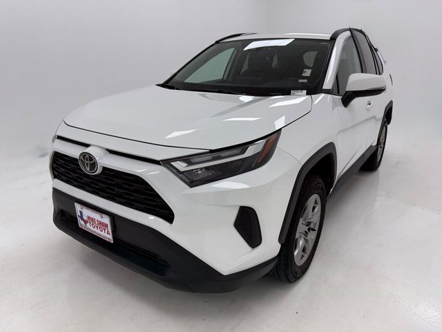 Used 2024 Toyota RAV4 XLE image 4
