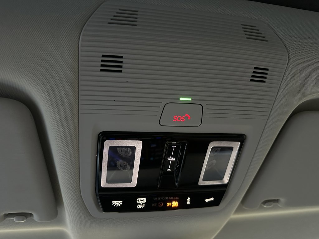 Used 2025 Volkswagen ID. Buzz 1st Edition image 26