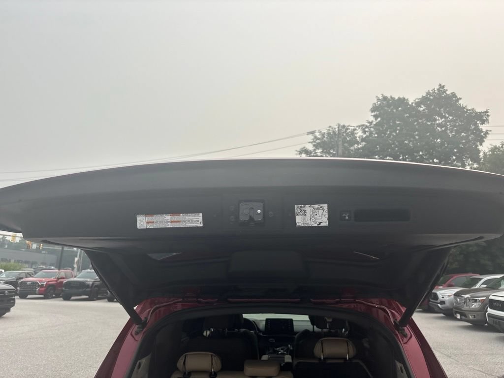 Used 2021 Toyota Sienna XLE FWD image 12
