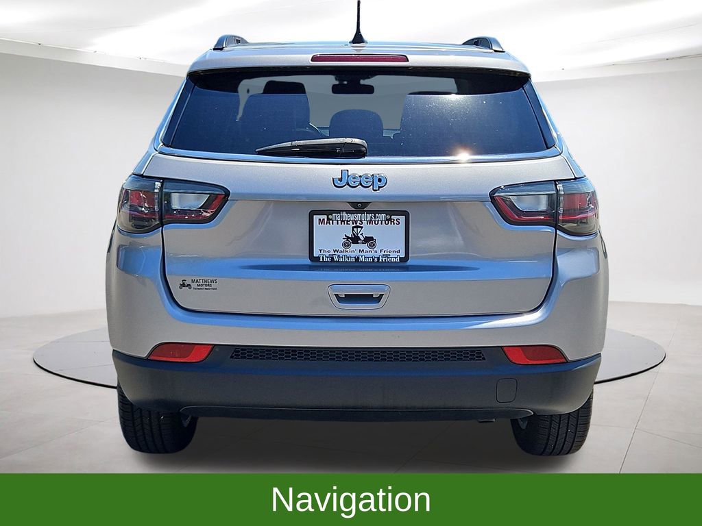 Used 2022 Jeep Compass Latitude w/ Sun and Sound Group AWD/4WD image 6
