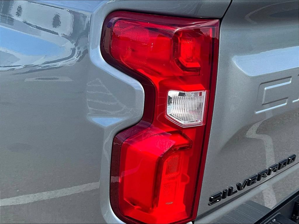 New 2026 Chevrolet Silverado 1500 RST w/ Dark Appearance Package AWD/4WD image 24