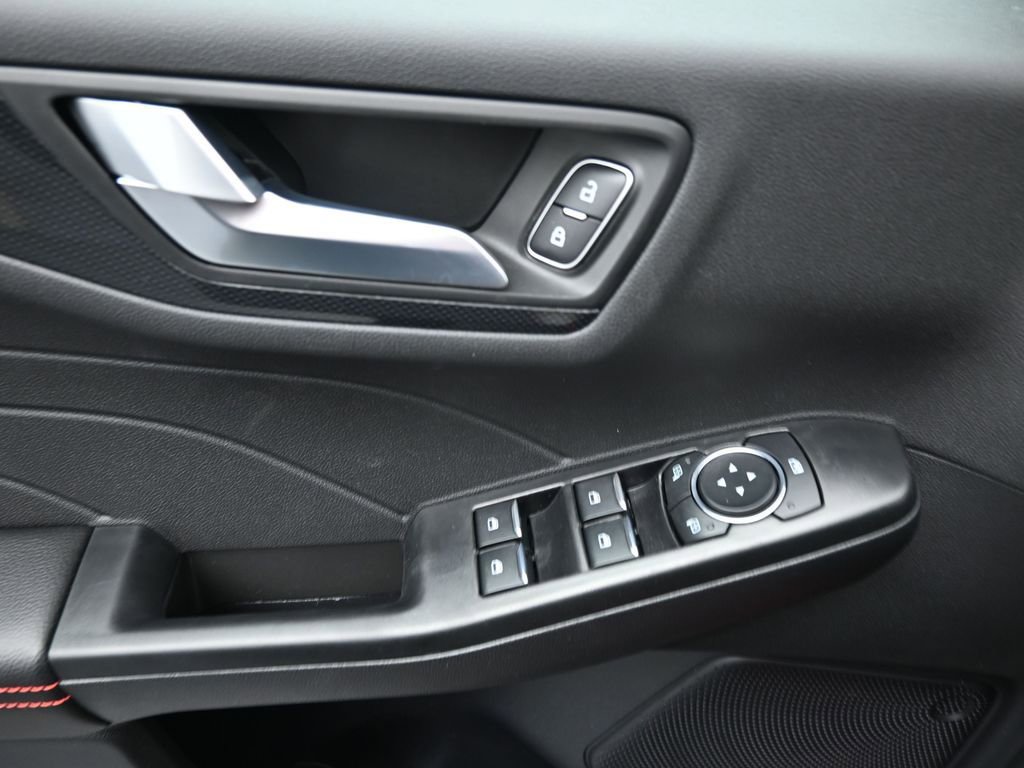 New 2026 Ford Escape ST-Line w/ Cold Weather Package image 17
