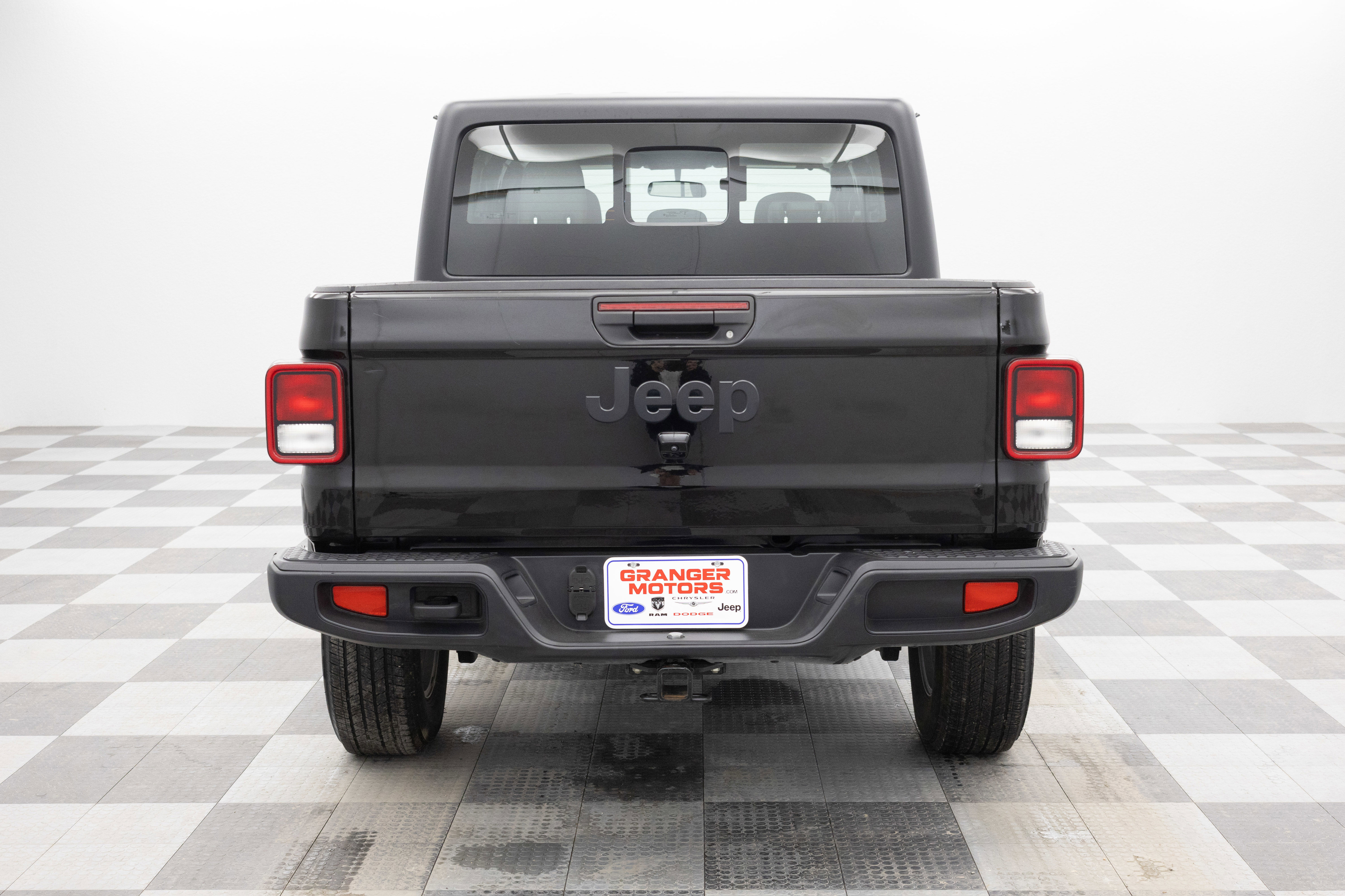 Used 2024 Jeep Gladiator Sport image 8