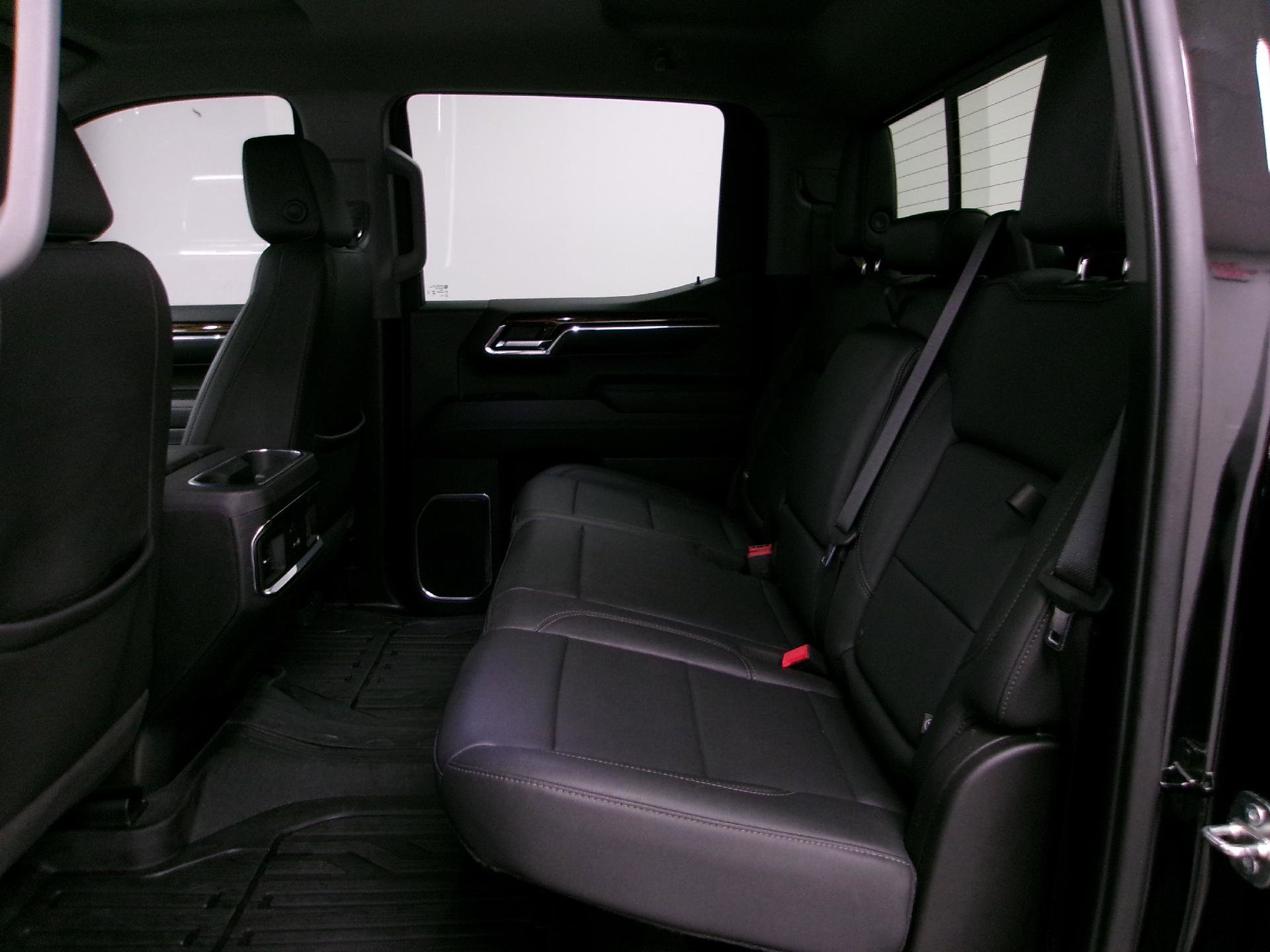 Certified 2024 GMC Sierra 1500 Elevation w/ Elevation Premium Package AWD/4WD image 9