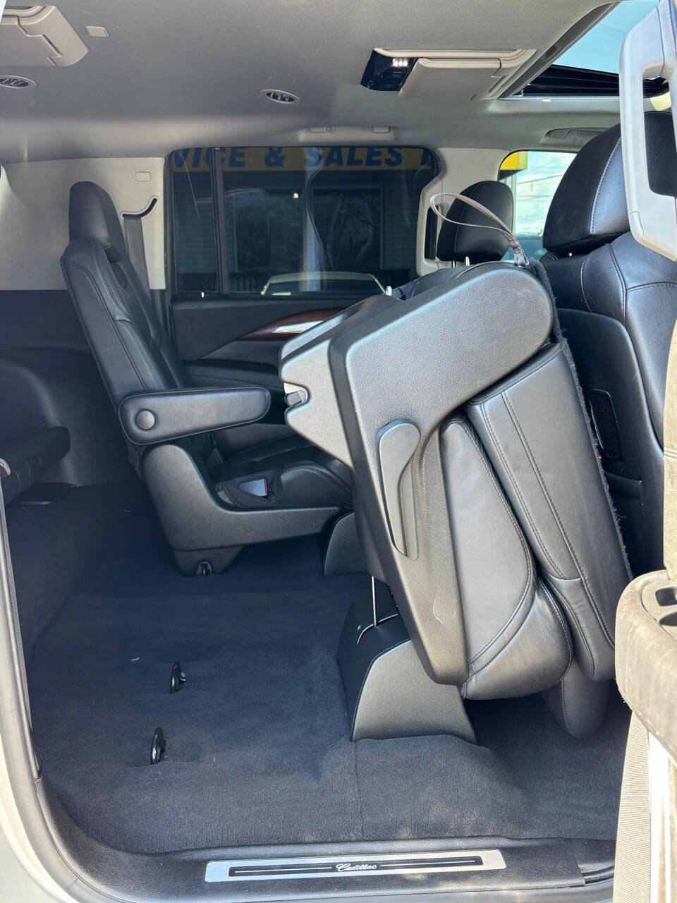 Used 2019 Cadillac Escalade ESV Luxury w/ LPO, Radiant Package image 20