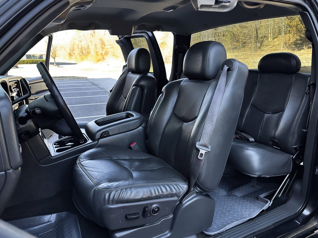 Used 2005 GMC Sierra 3500 SLT image 14