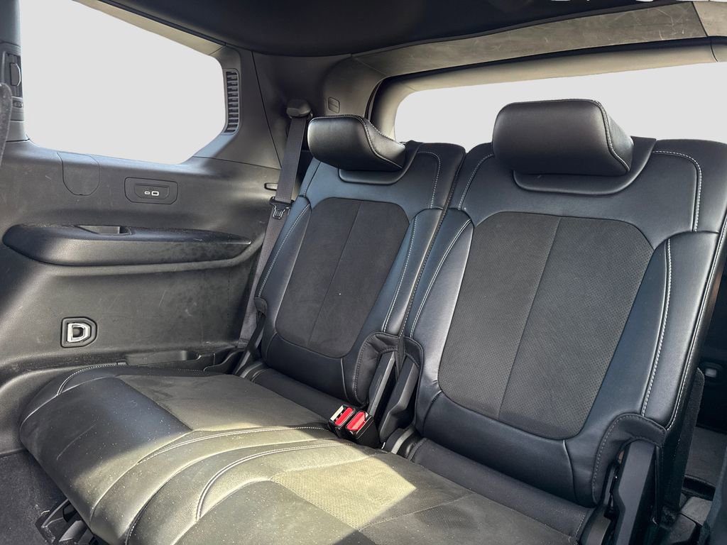 Used 2023 Jeep Grand Cherokee L Laredo AWD/4WD image 23