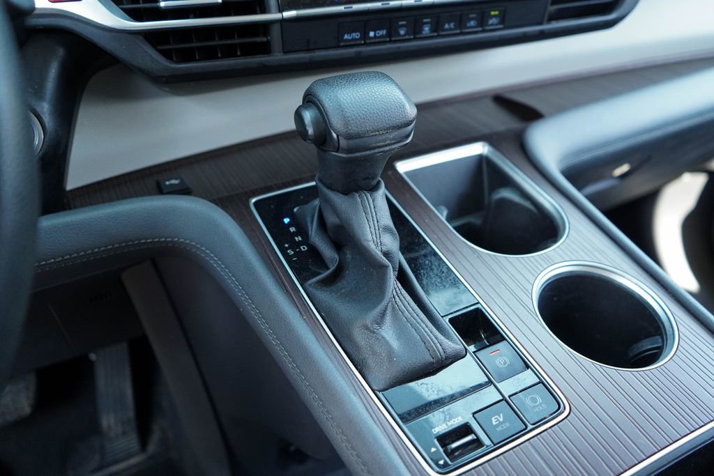 Used 2024 Toyota Sienna LE image 32