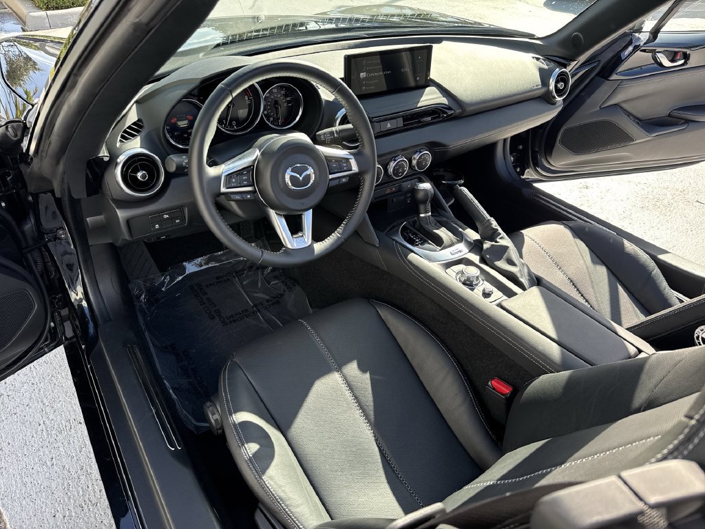 Used 2025 MAZDA MX-5 Miata Grand Touring w/ Appearance Package RWD image 32