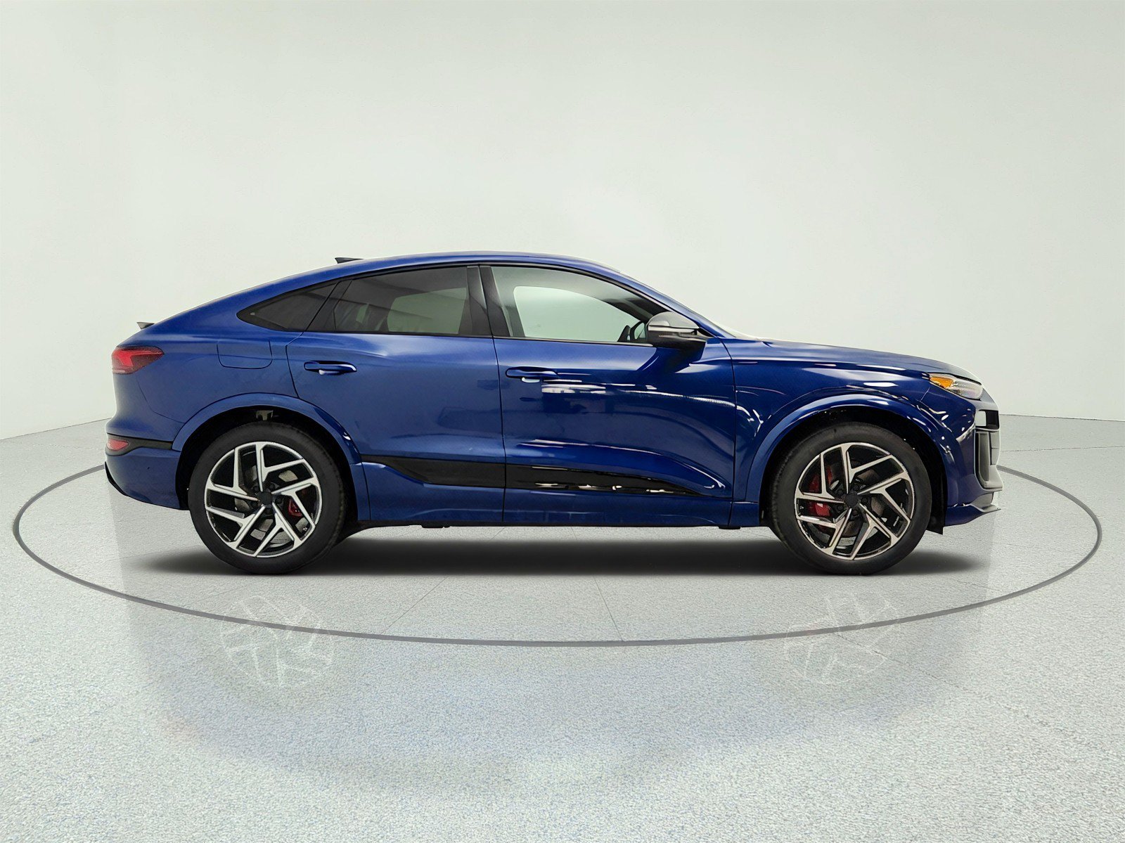 New 2027 Audi SQ6 e-tron Prestige AWD/4WD image 4