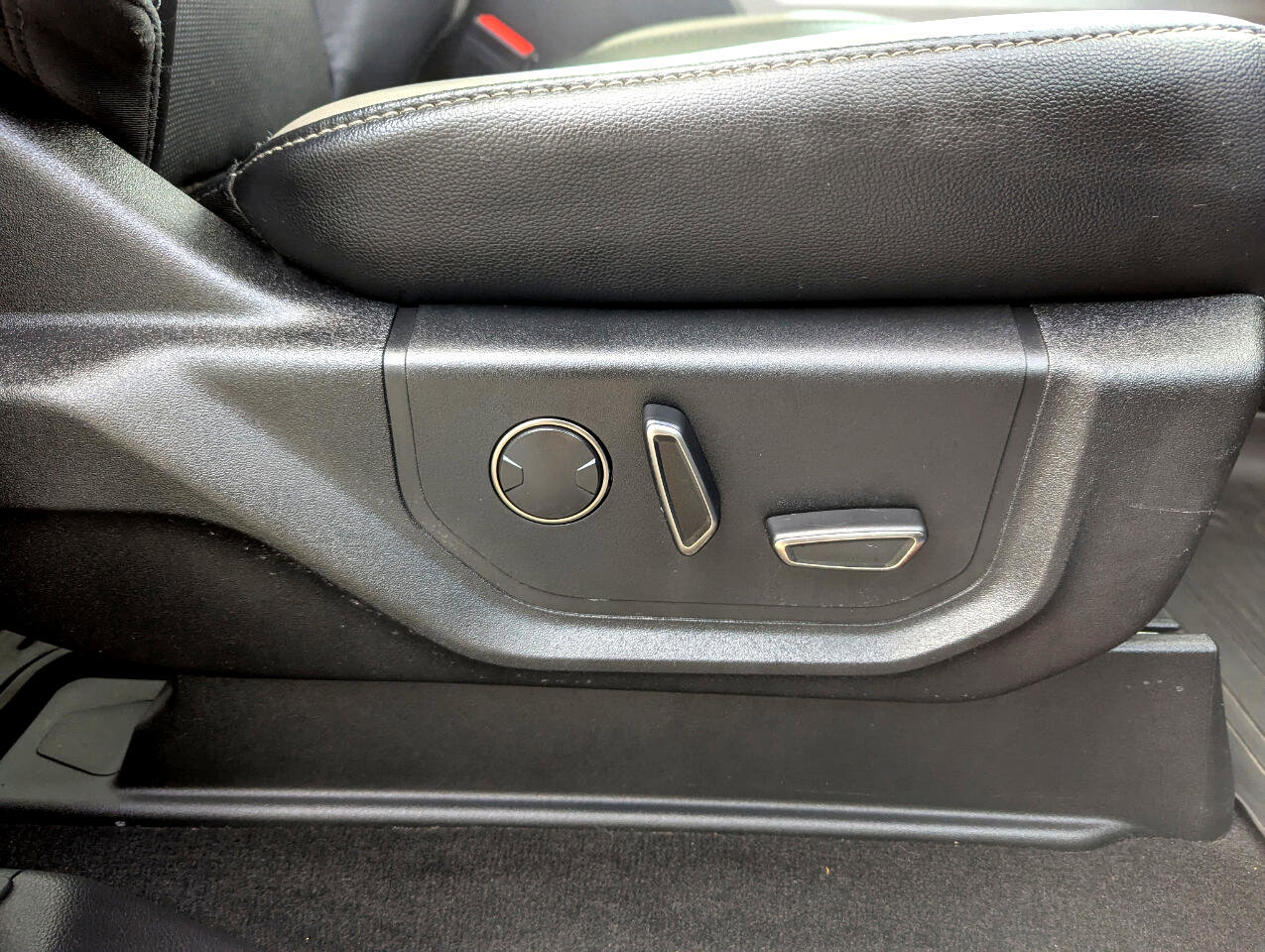 Used 2018 Ford F150 Raptor w/ Equipment Group 802A Luxury image 51