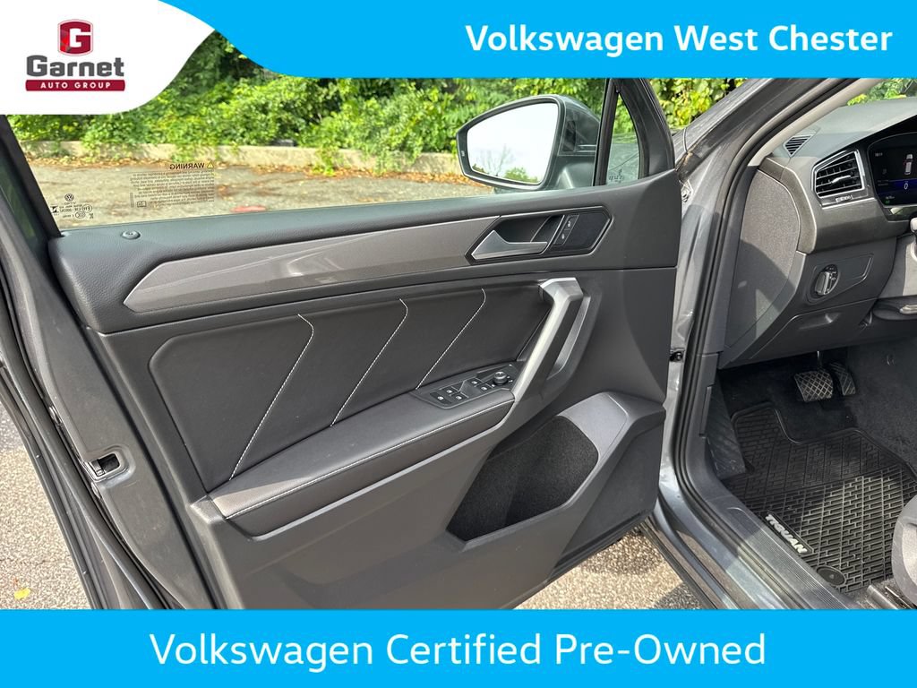 Certified 2023 Volkswagen Tiguan SE FWD image 11
