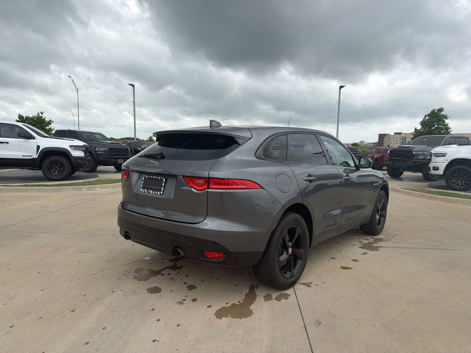 Used 2019 Jaguar F-PACE Premium image 5