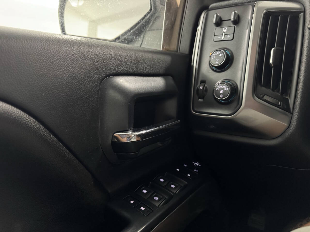 Used 2015 Chevrolet Silverado 1500 LT w/ All Star Edition AWD/4WD image 29