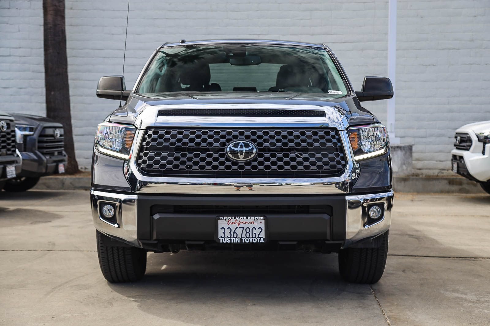 Certified 2018 Toyota Tundra SR5 w/ SR5 Upgrade Package RWD image 2