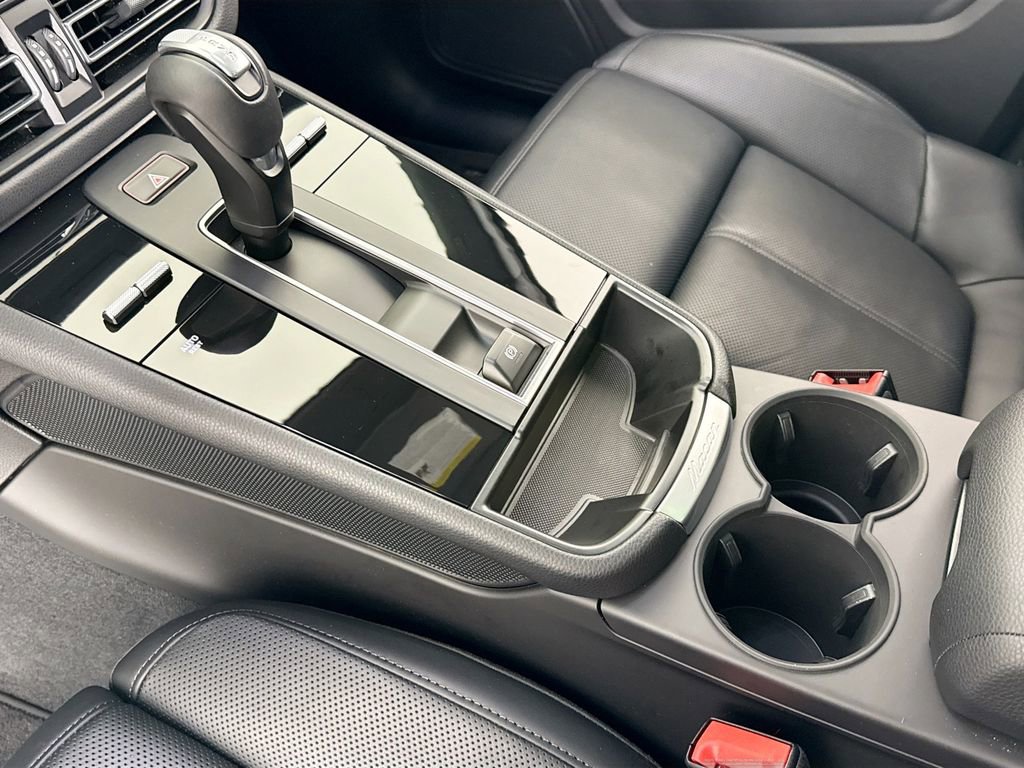 Used 2024 Porsche Macan image 19