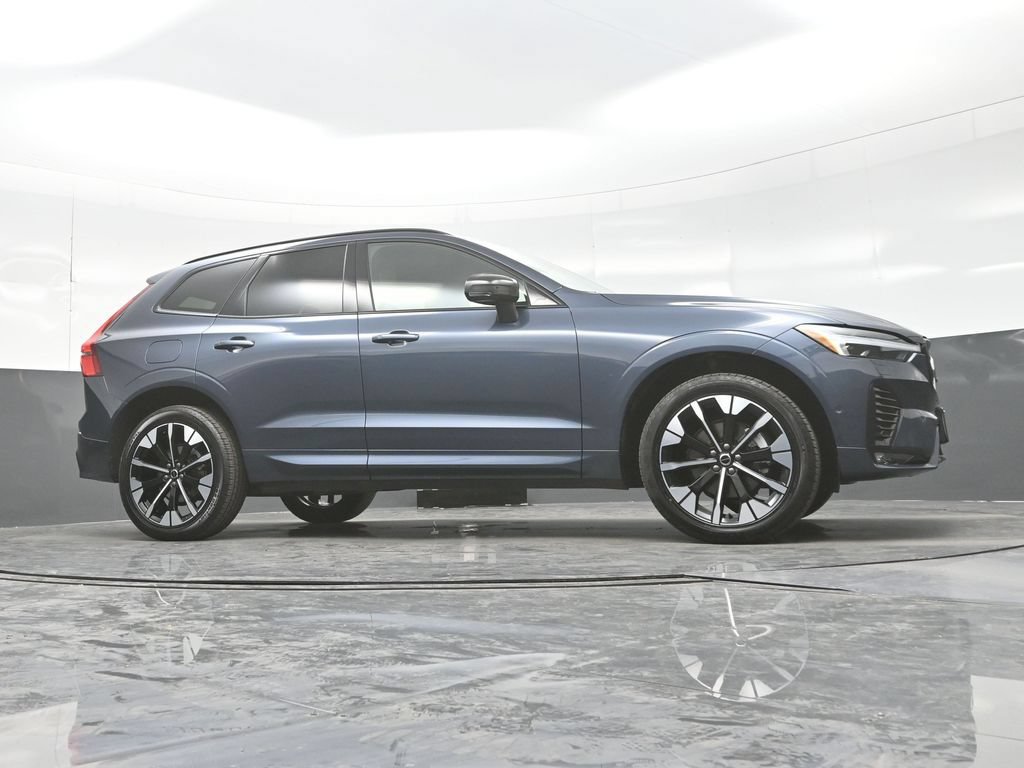 Used 2026 Volvo XC60 B5 Plus AWD/4WD image 28
