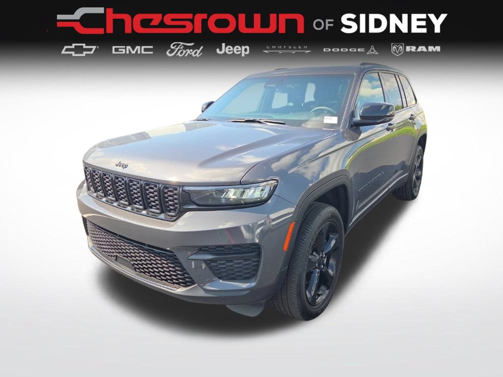 Used 2025 Jeep Grand Cherokee Altitude AWD/4WD image 1