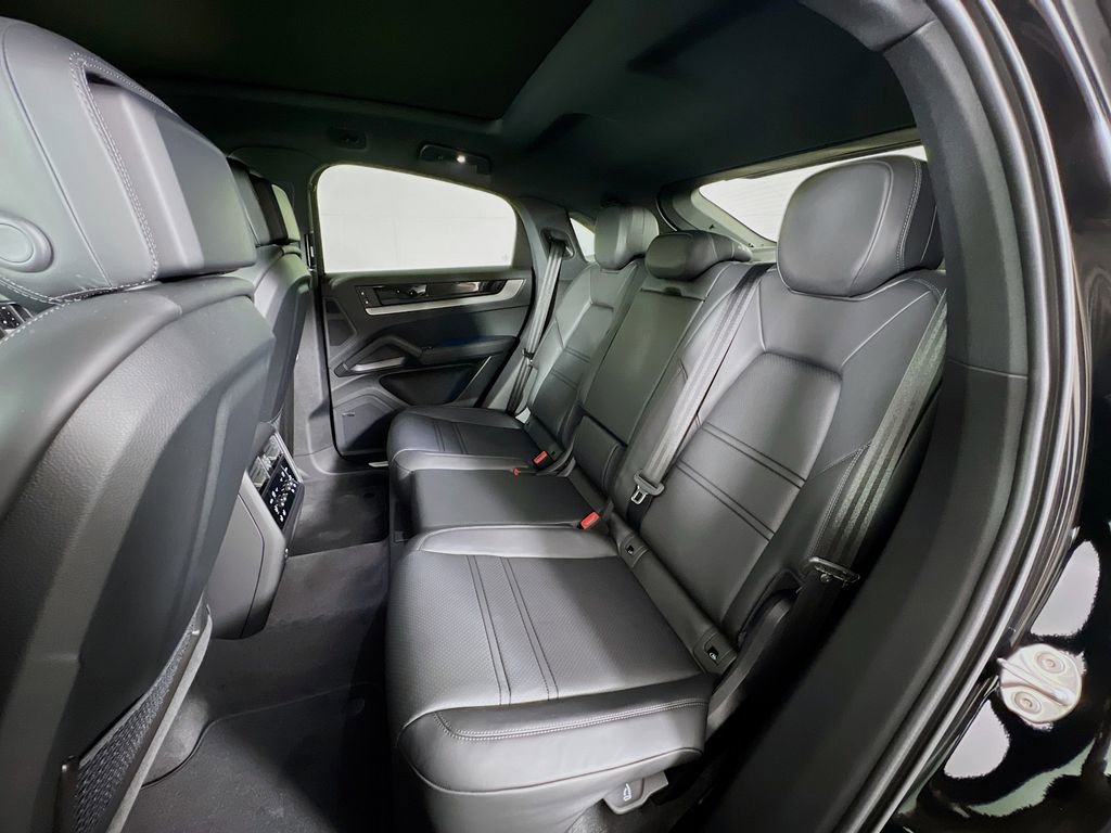 New 2026 Porsche Cayenne Coupe image 24