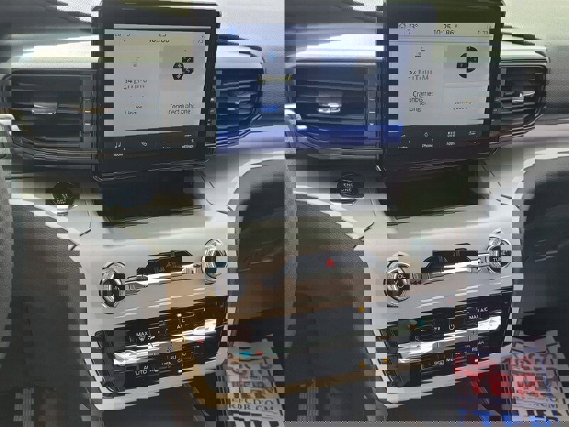 Used 2023 Ford Explorer XLT image 17