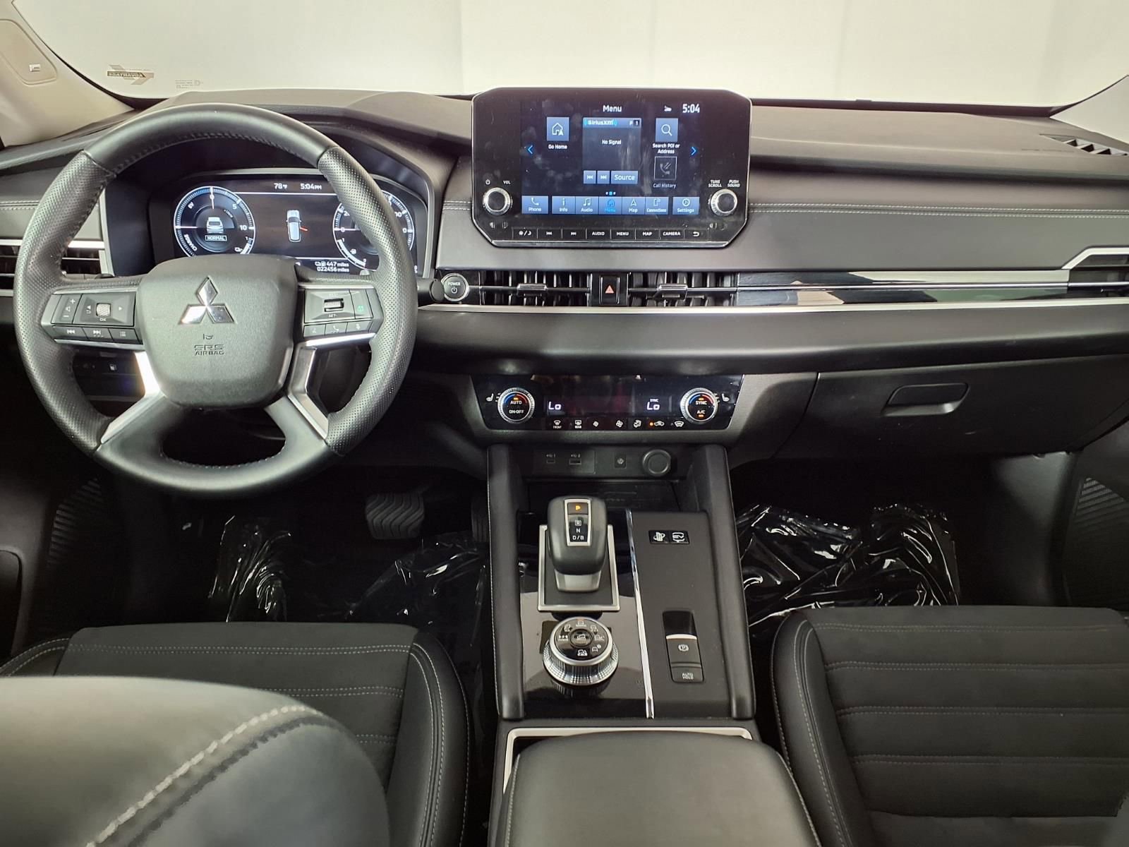 Used 2024 Mitsubishi Outlander SE image 12
