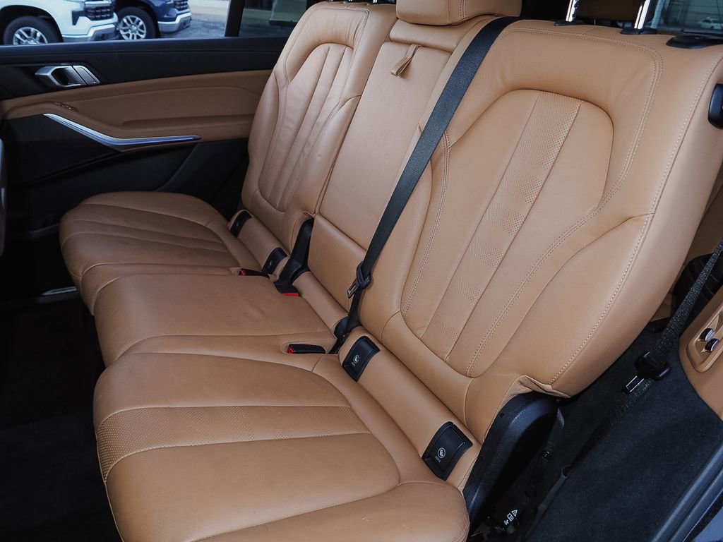 Used 2022 BMW X7 xDrive40i w/ M Sport Package image 25
