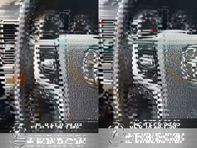 Used 2016 Toyota Land Cruiser image 28