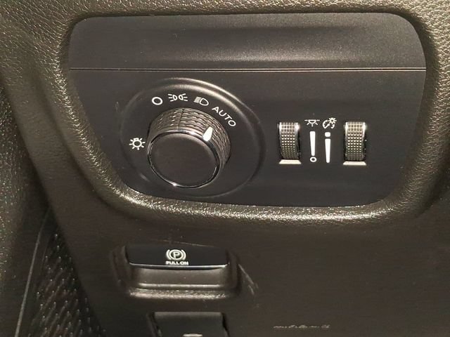 Used 2023 Jeep Grand Cherokee L Altitude AWD/4WD image 36