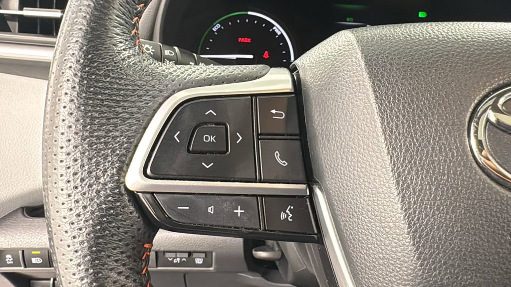 Used 2023 Toyota Sienna XSE image 23