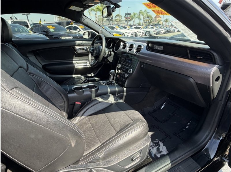 Used 2016 Ford Mustang Coupe image 21