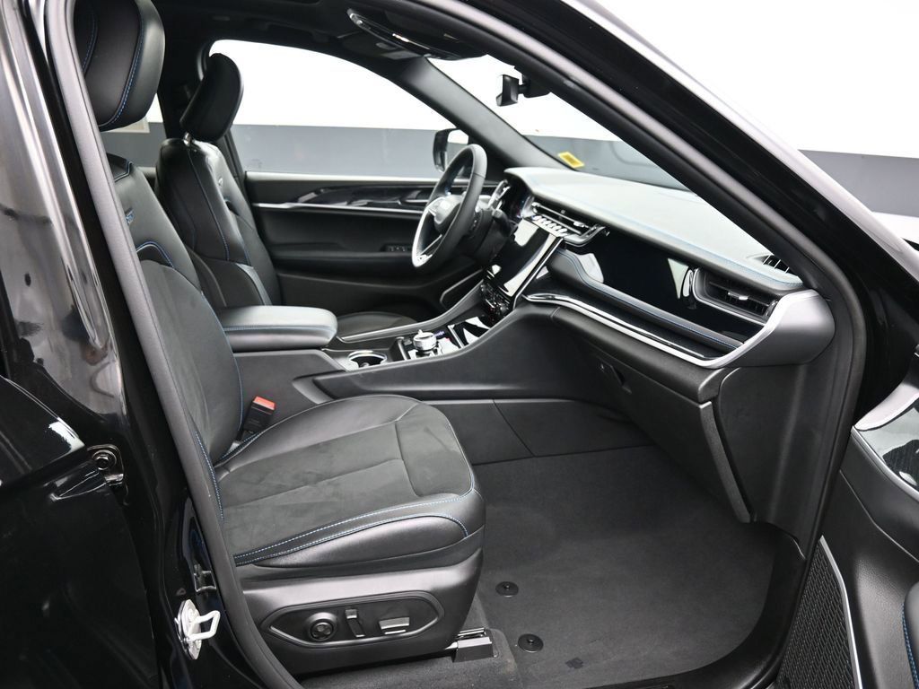 Used 2024 Jeep Grand Cherokee Trailhawk image 26