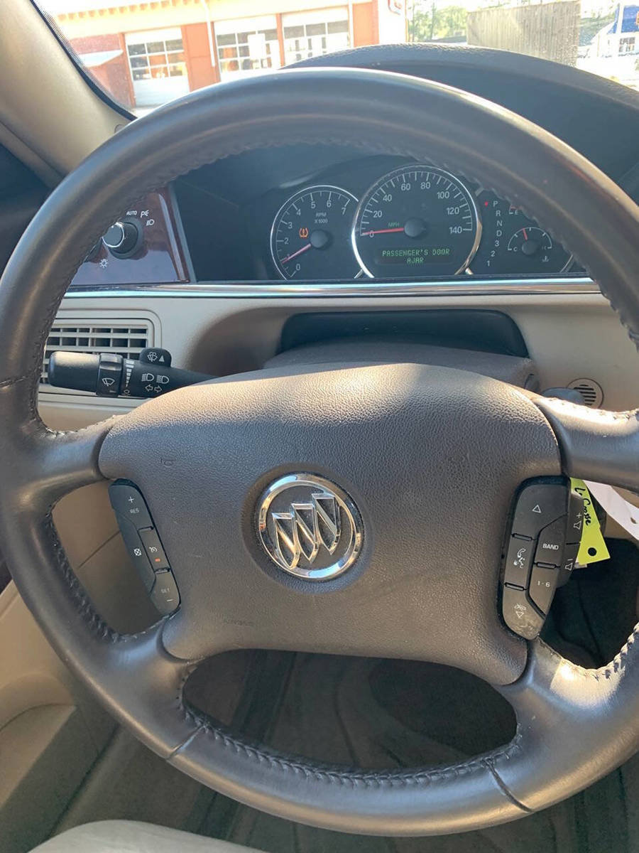 Used 2009 Buick LaCrosse CXL FWD image 7