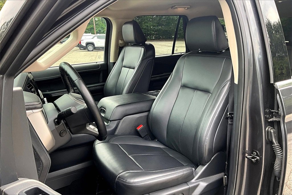 Used 2024 Ford Expedition XLT image 20