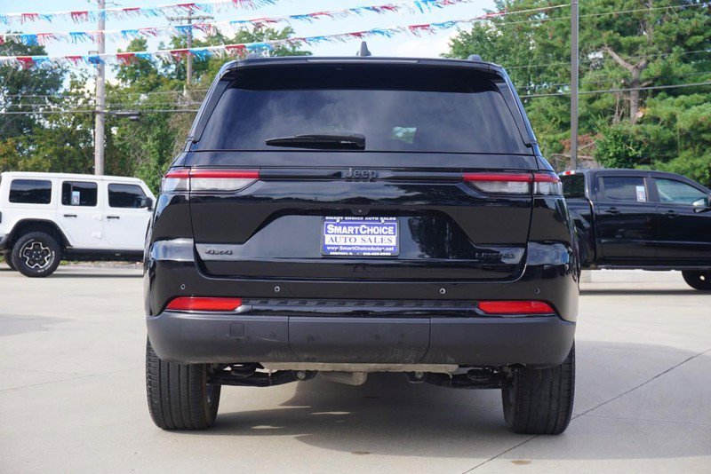 Used 2023 Jeep Grand Cherokee Limited w/ Black Appearance Package image 4