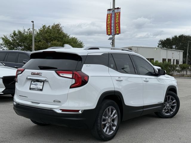 Used 2023 GMC Terrain SLT image 3