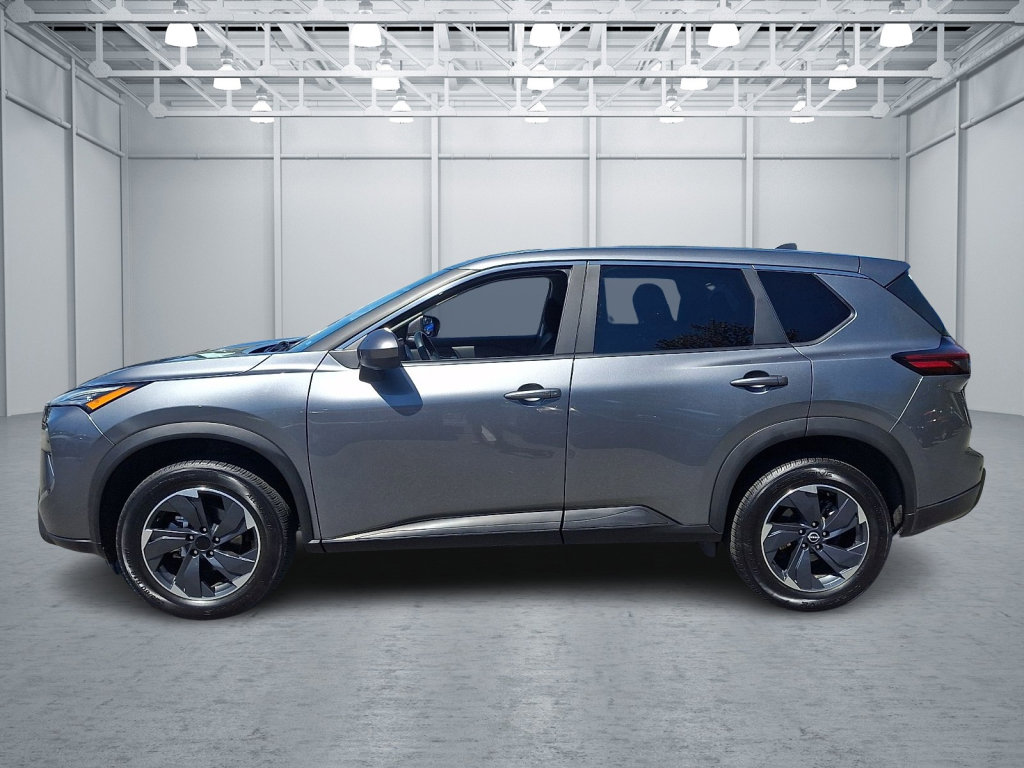Used 2024 Nissan Rogue SV FWD image 2