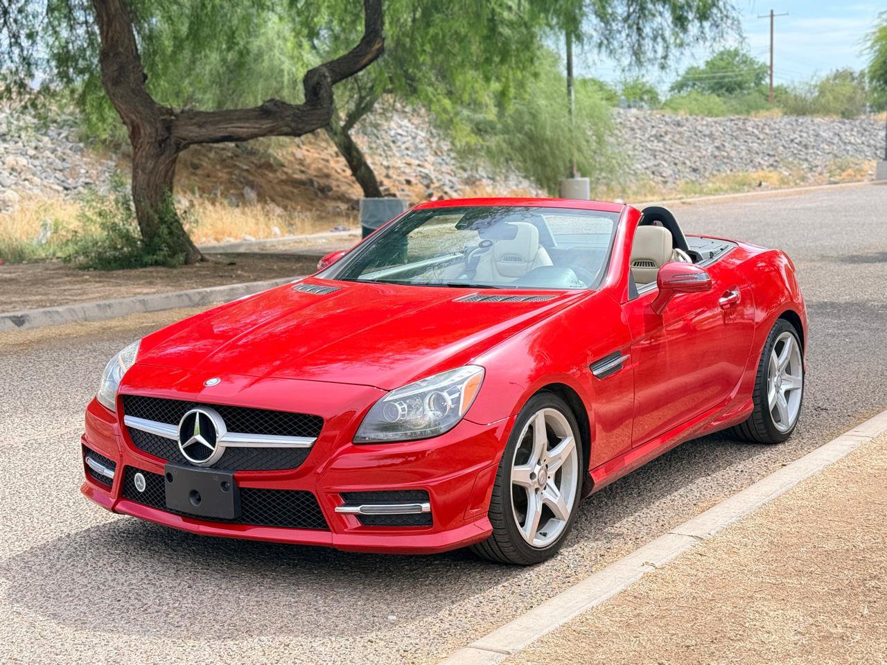 Used 2016 Mercedes-Benz SLK 300 w/ Premium 2 Package image 1
