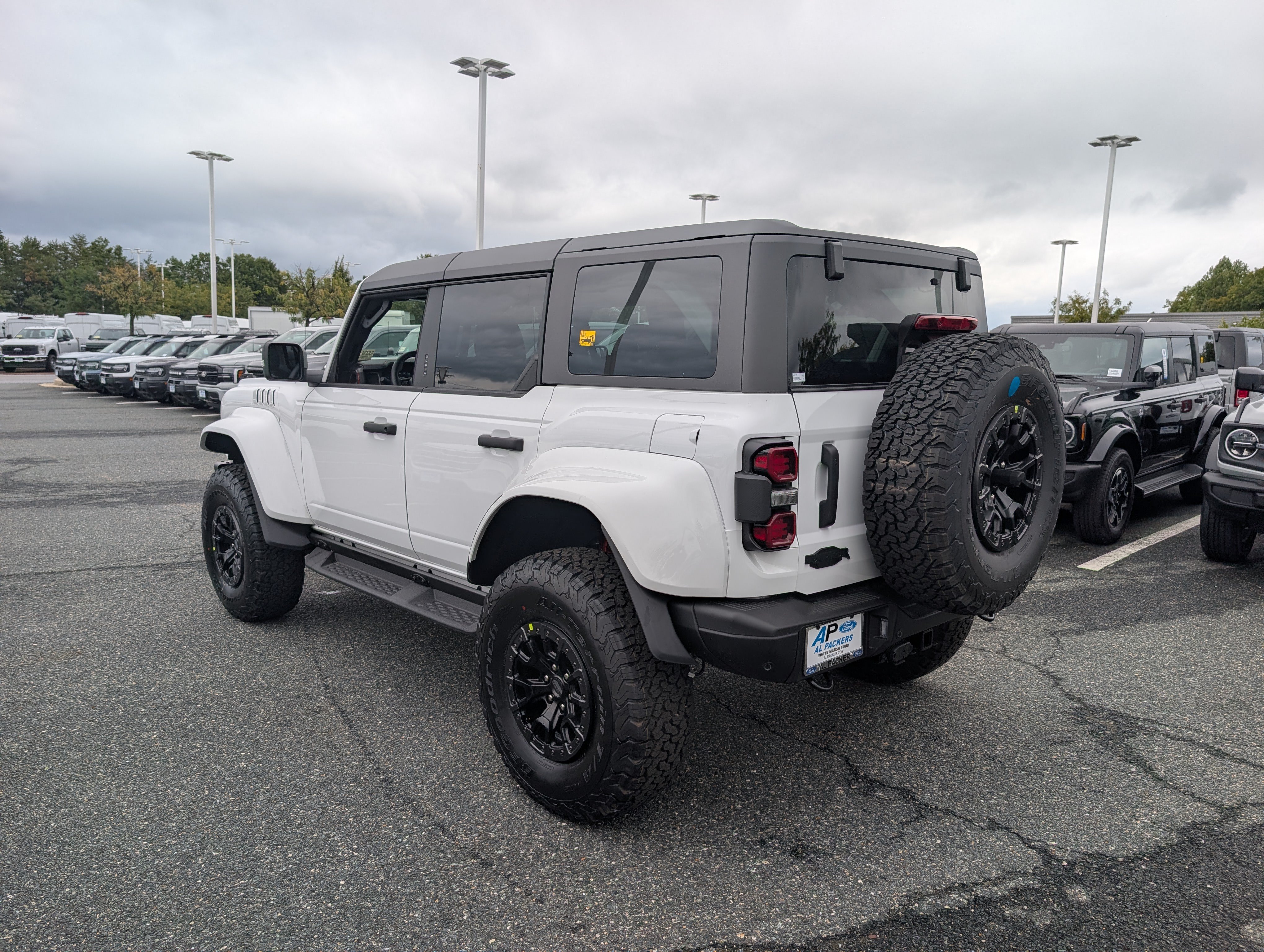 New 2026 Ford Bronco Raptor w/ Interior Carbon Fiber Pack AWD/4WD image 3
