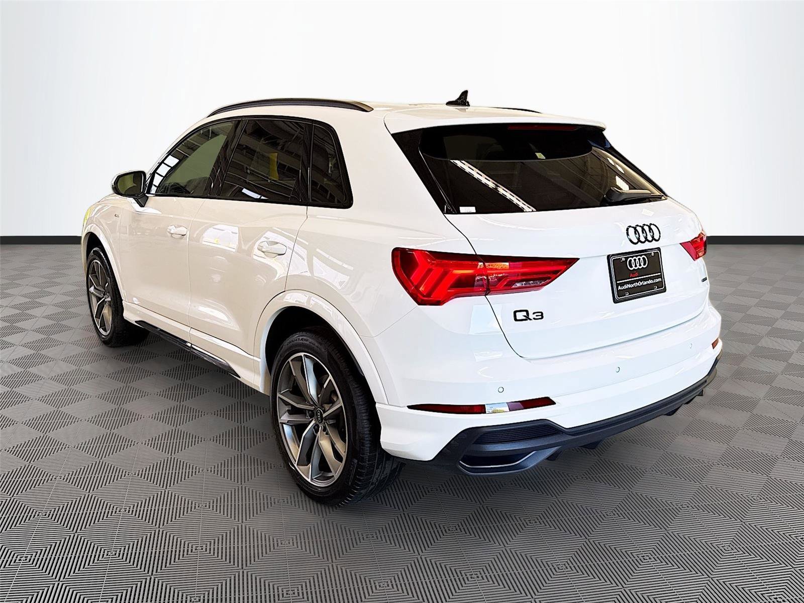 Certified 2024 Audi Q3 2.0T Premium Plus AWD/4WD image 5