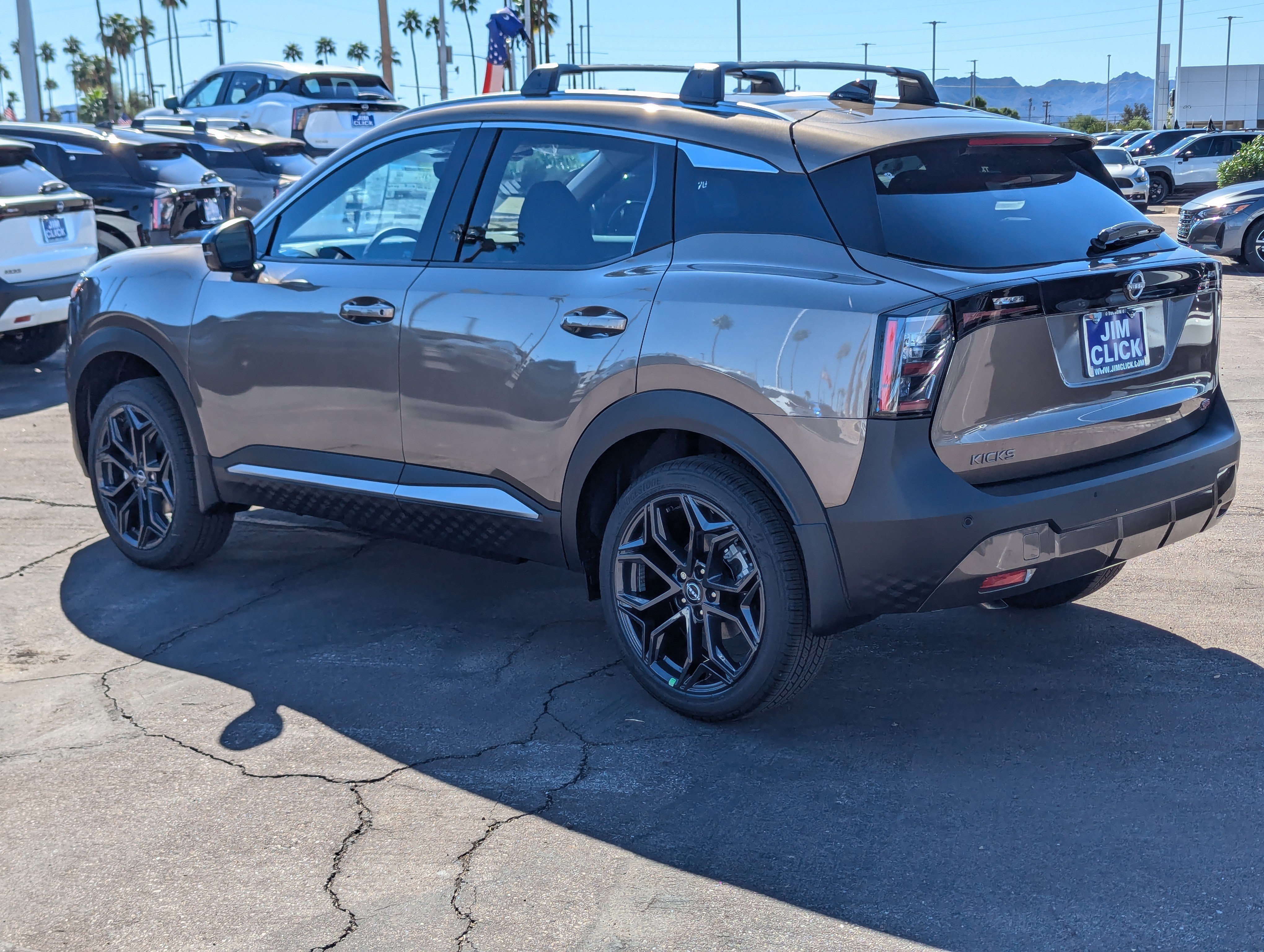 New 2026 Nissan Kicks SR w/ Illumination Package image 4