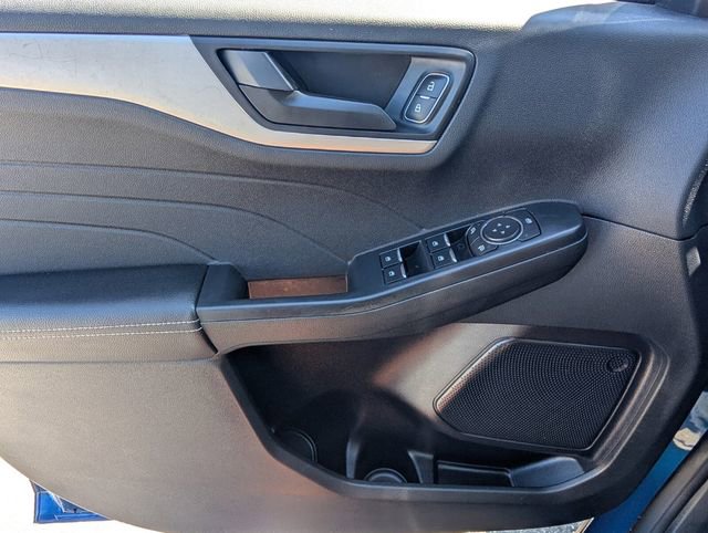 Used 2022 Ford Escape SE w/ SE Sport Appearance Package image 31